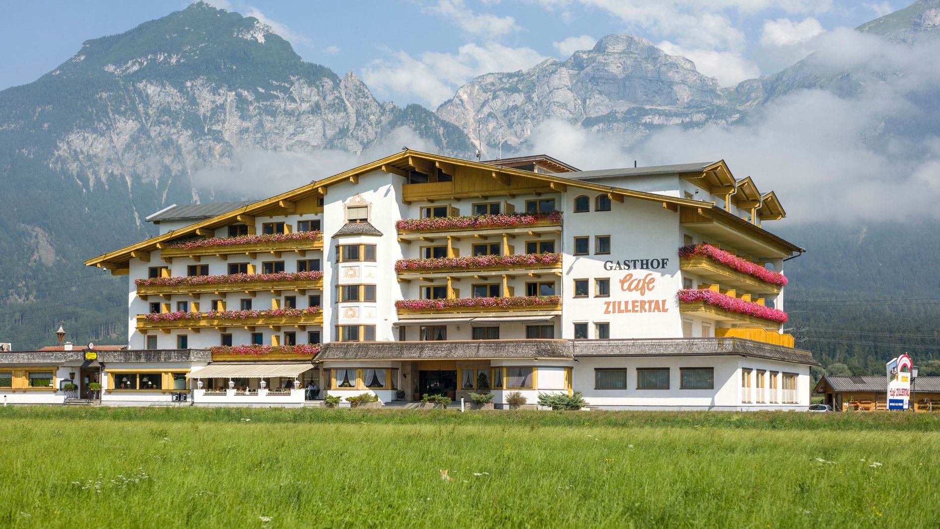 Hotelansicht · Strass im Zillertal